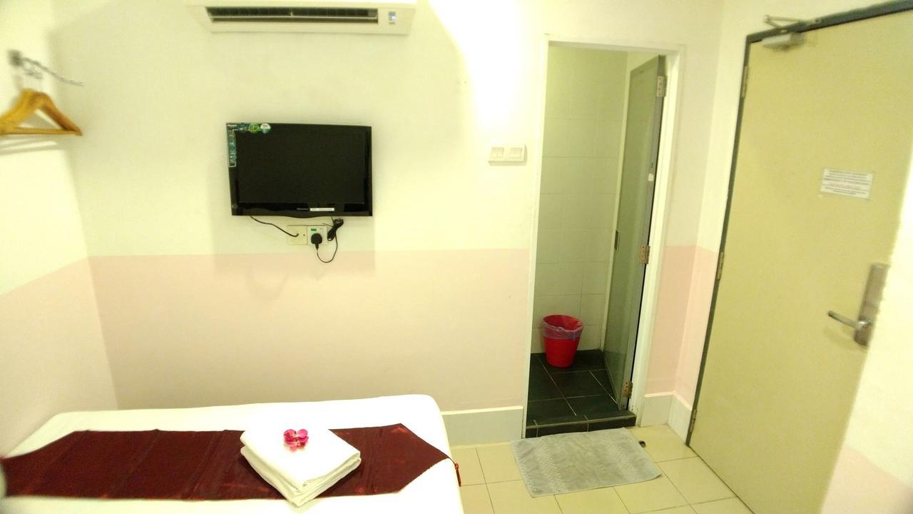 Apple 1 Hotel Budget Gelugor Exterior foto