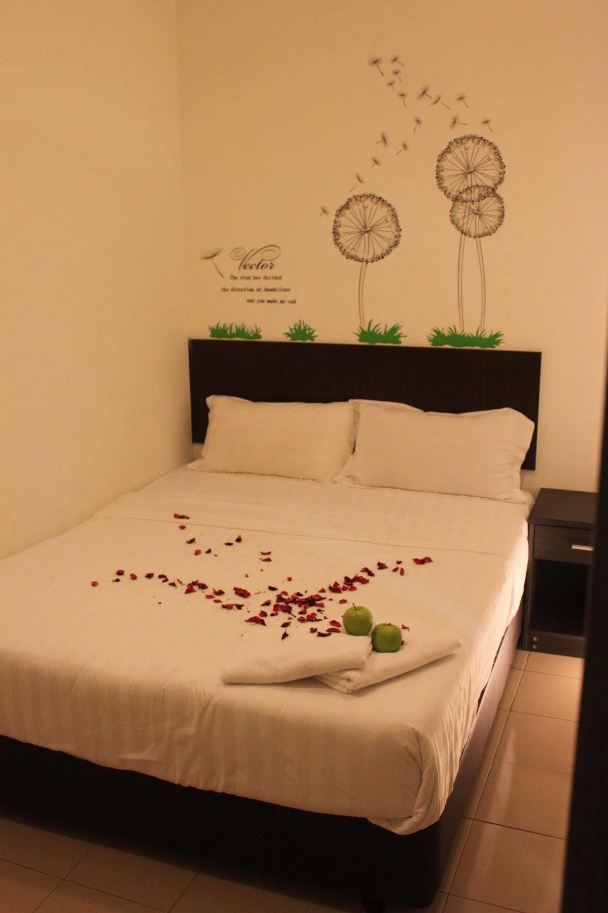 Apple 1 Hotel Budget Gelugor Exterior foto